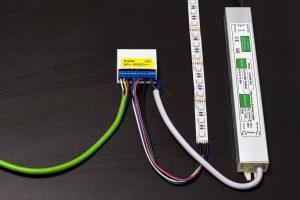 Podłączanie zasilacza LED do modułu RGBW